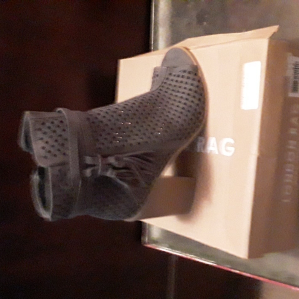 Booties suede